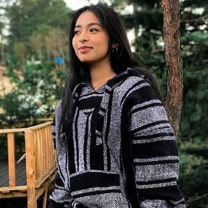 Meet your Posher, Nissi